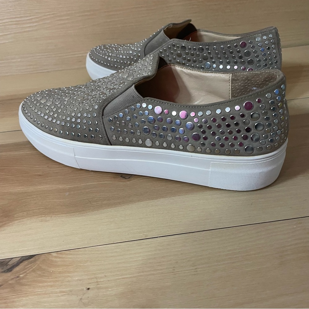 Vince Camuto Kindra Slip-On Sneakers Women’s 8M Beige Studded Flats Casual - Picture 9 of 14